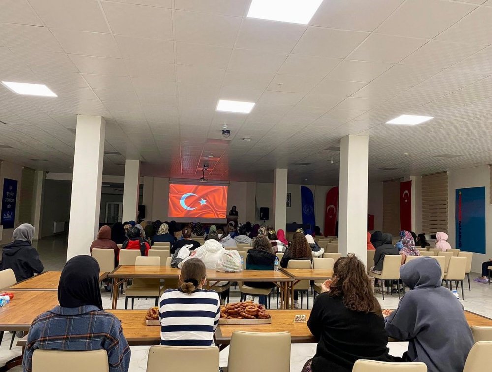 Niğde'de Öğrenciler Şehitler Anısına Fidan Dikti