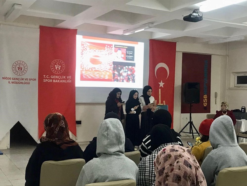 Niğde'de Öğrenciler Şehitler Anısına Fidan Dikti