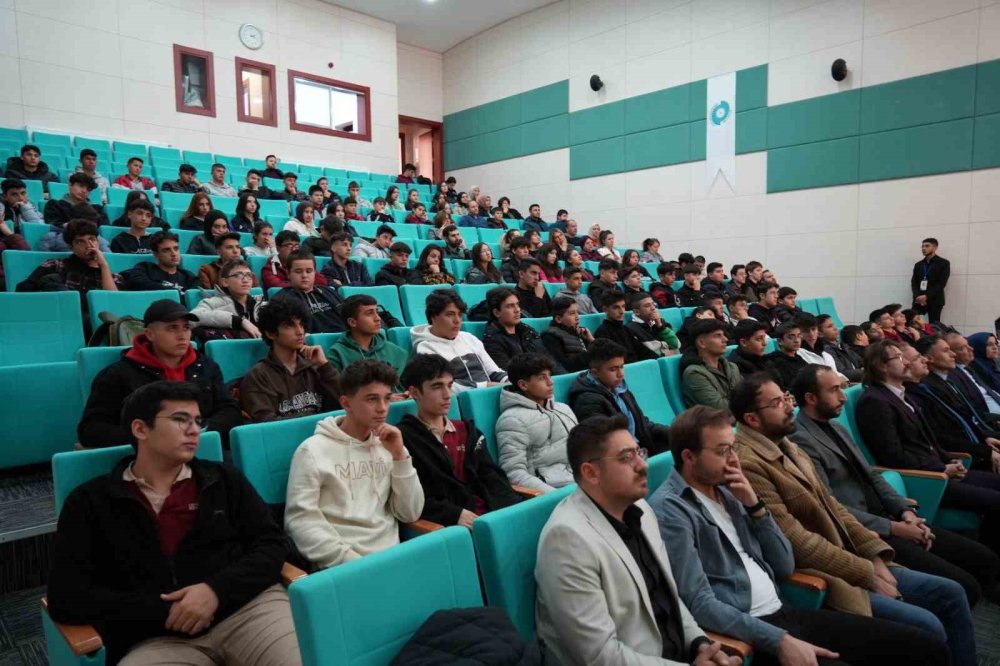 Niğde'de Robotun Mühendise Saldırmasını Değerlendirildi