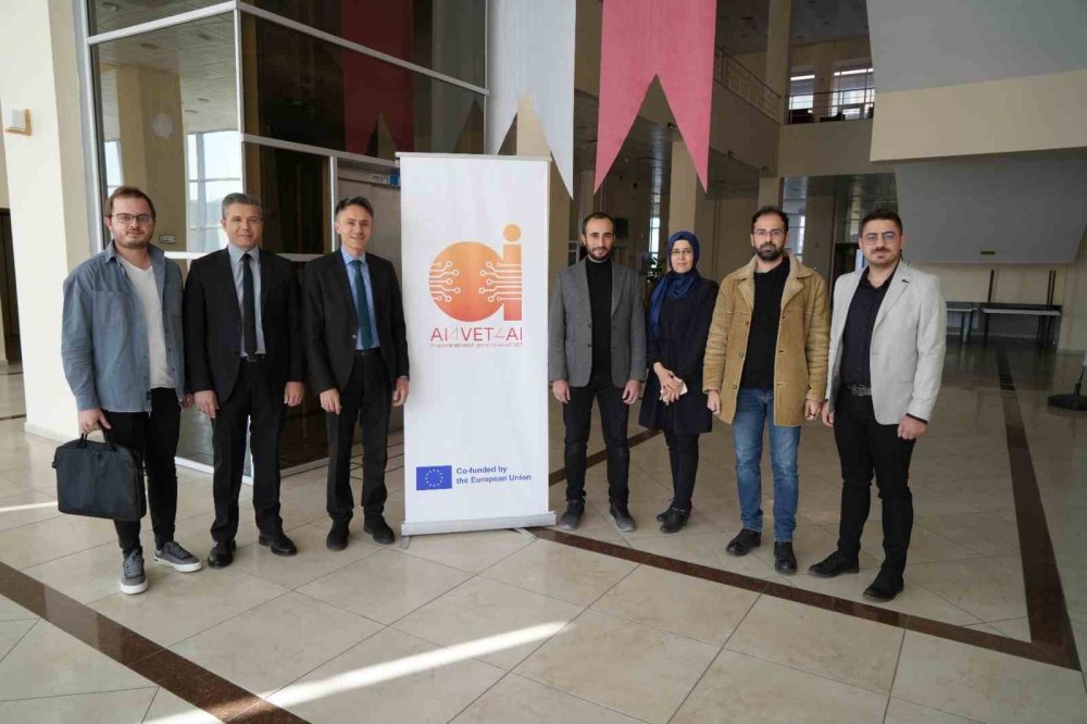 Niğde'de Robotun Mühendise Saldırmasını Değerlendirildi