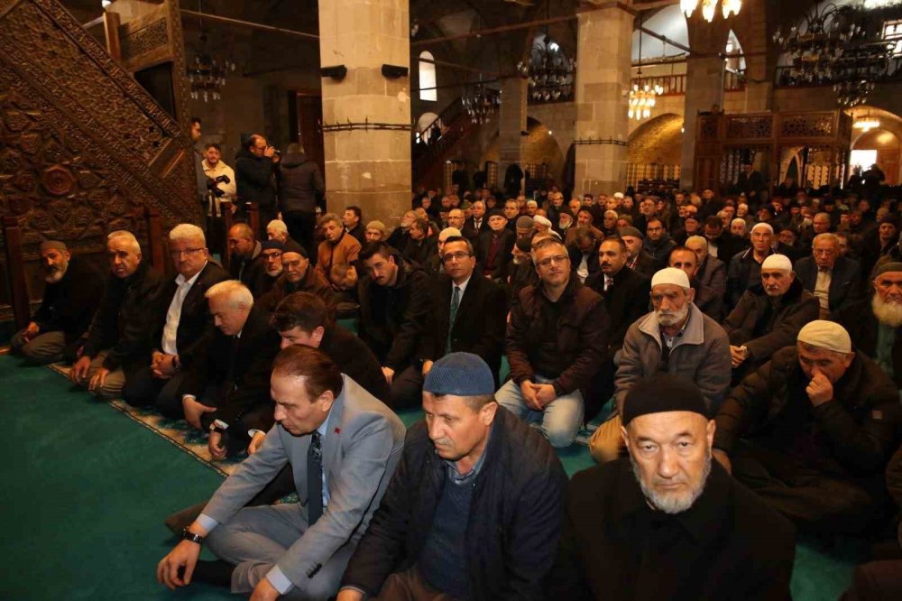 Aksaray’da Şehitler İçin Kuranı Kerim Okutulup Dualar Edildi