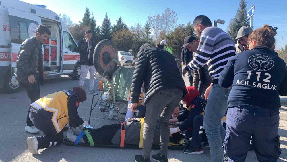 Karaman'da 3 Tekerli Motosiklet Yol Ortasına Devrildi