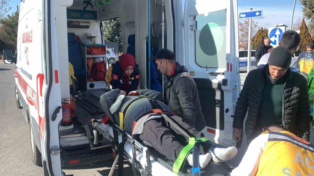 Karaman'da 3 Tekerli Motosiklet Yol Ortasına Devrildi