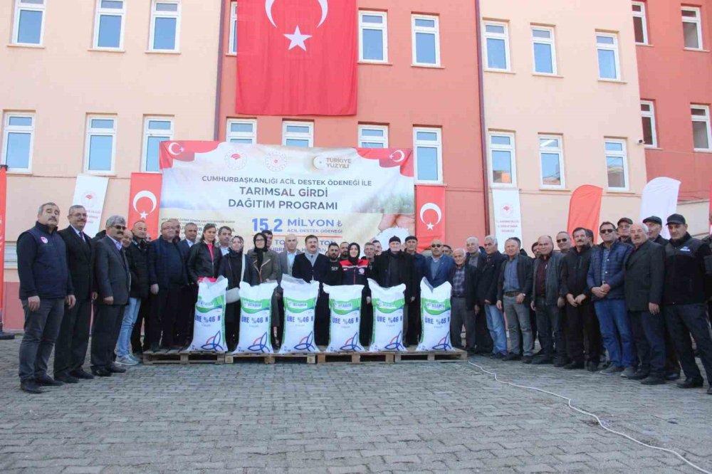 Karaman’da Afetten Zarar Gören 557 Üreticiye Gübre Ve Yem Desteği