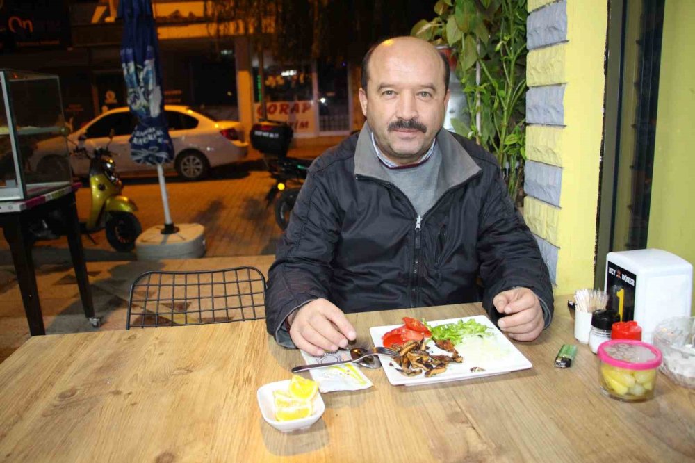 Antalya'da Mantar Döner Oldu