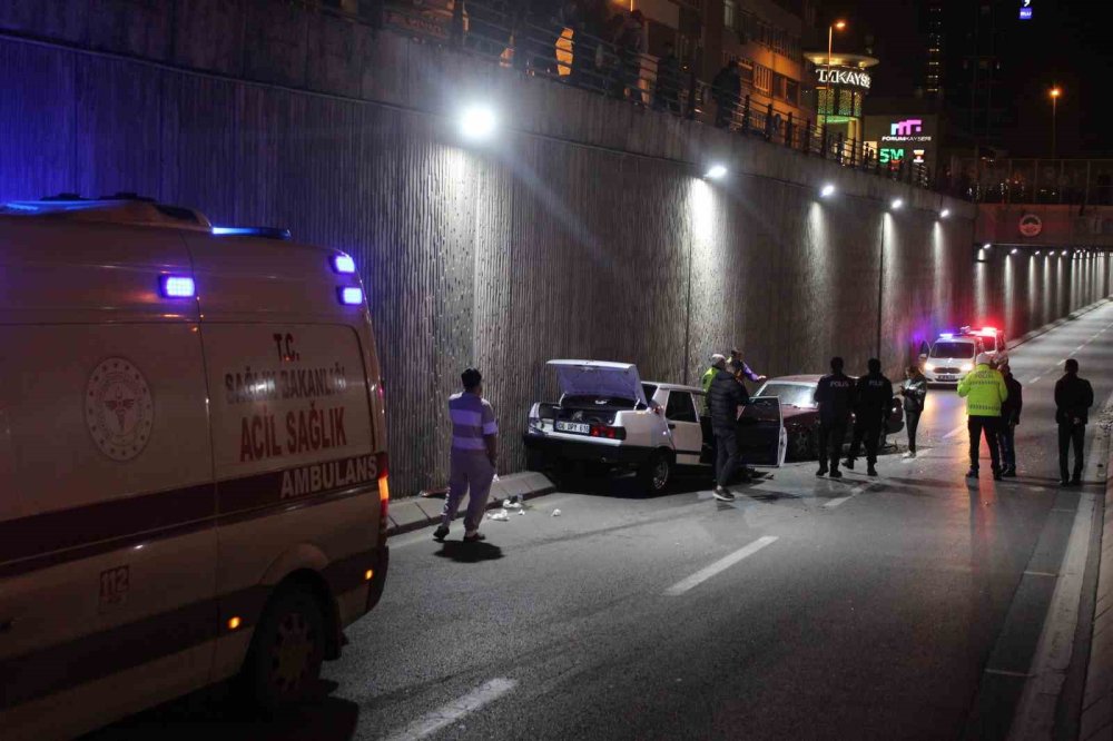 Kayseri’de İki Otomobil Çarpıştı: 1 Yaralı