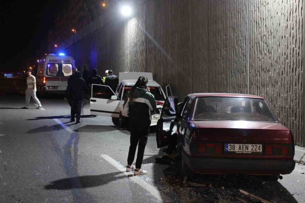 Kayseri’de İki Otomobil Çarpıştı: 1 Yaralı