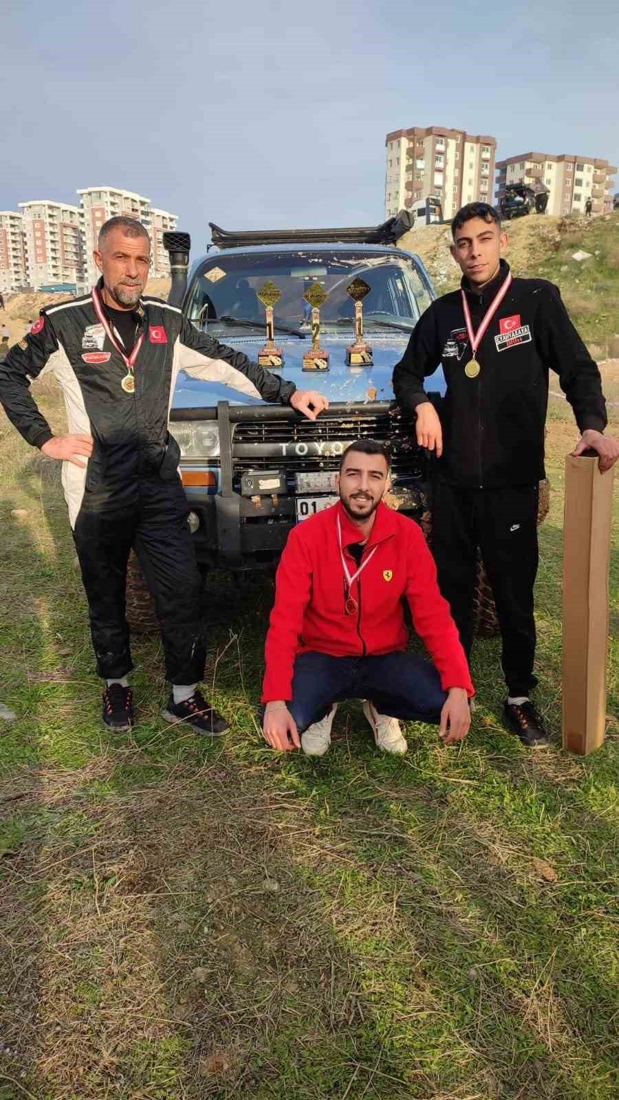 Niğde Safari Off-road Kulübü Yarışmadan 3 Kupa İle Döndü