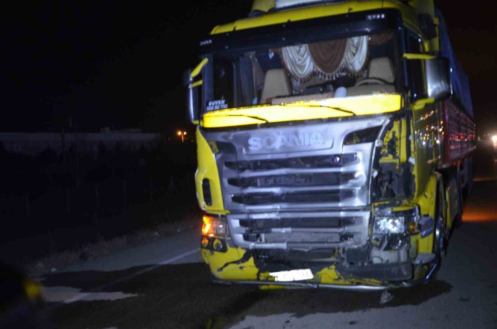 Konya’da Tır İle Hafif Ticari Araç Çarpıştı: 1 Yaralı