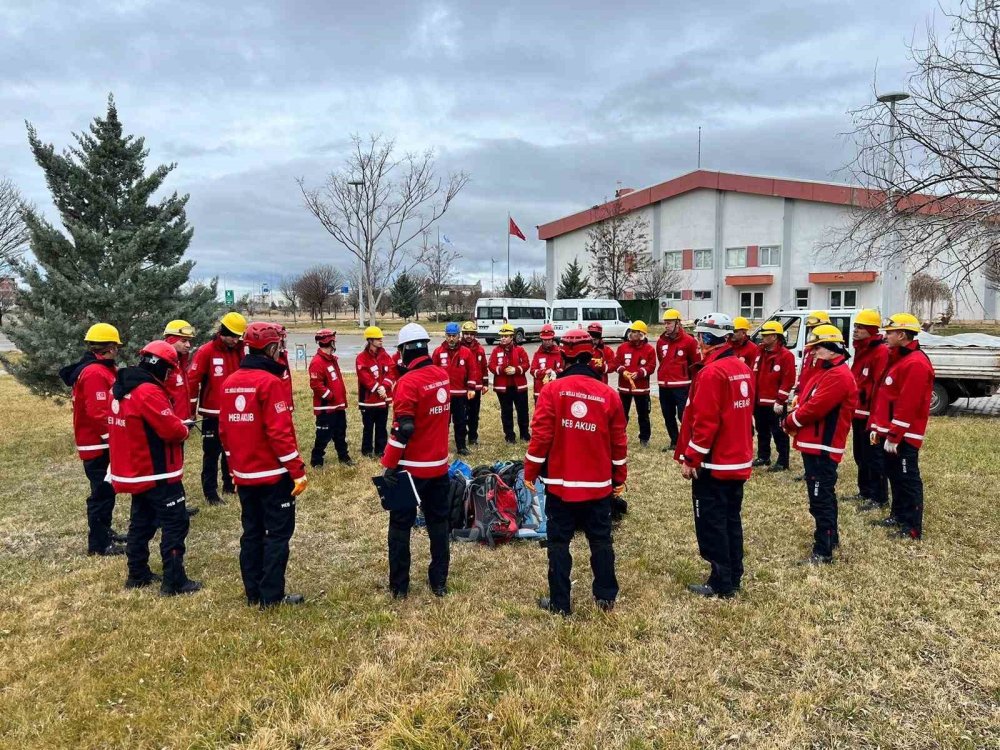 Aksaray'da Arama Kurtarma Gönüllüleri Eğitimde