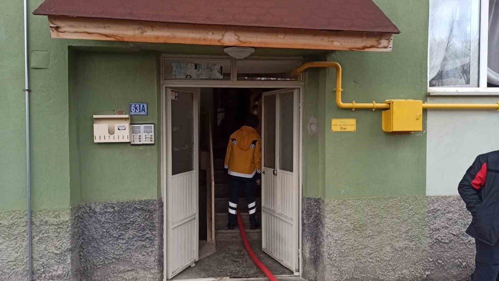 Konya’da Evde Çıkan Yangında 4 Kişi Yaralandı