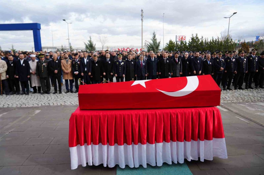 Niğde’deki Trafik Kazasında Ölen Polis Memuru İçin Tören Düzenlendi