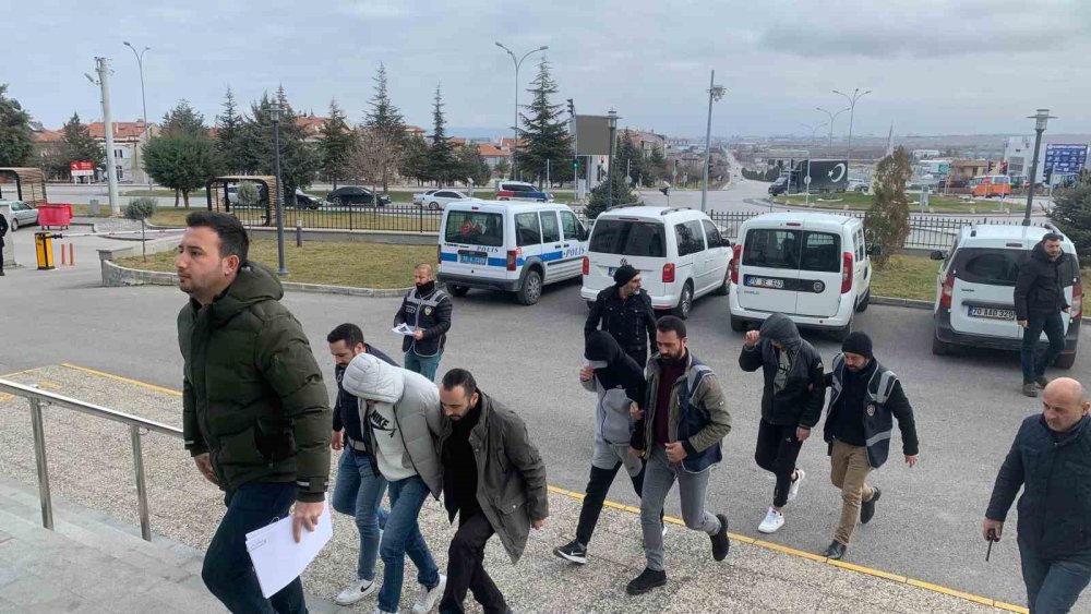 Karaman’da 500 Bin Liralık Cep Telefonu Hırsızlığı Kameraya Yansıdı