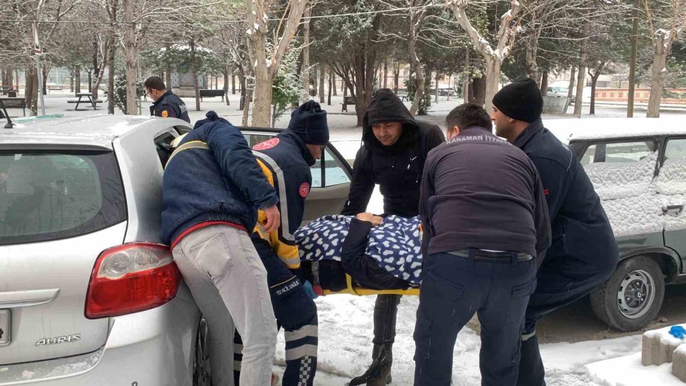 Karaman'da Kaza Yapan Araç Dükkana Girdi