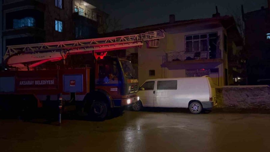 Komşularının Yardımıyla Oğlunu Yanmaktan Son Anda Kurtardı