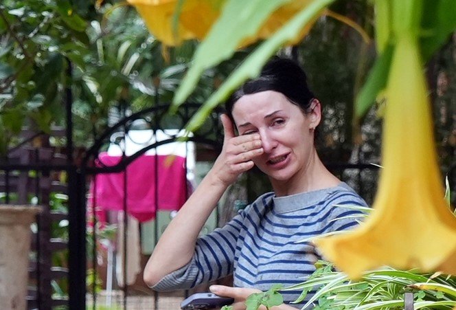 Yaşadığı Evden Çıkarılan Belarus Uyruklu Kadın Gözyaşlarına Boğuldu