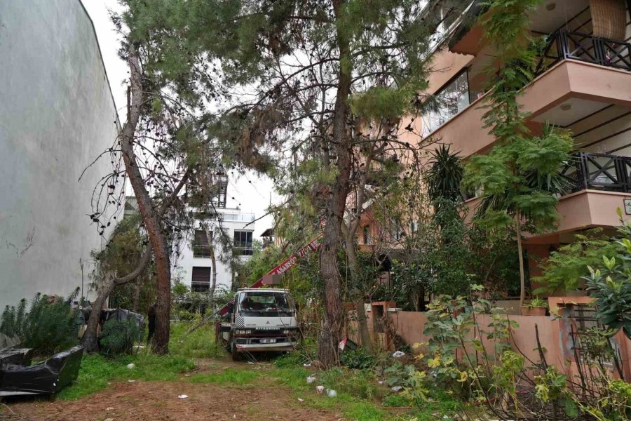 Yaşadığı Evden Çıkarılan Belarus Uyruklu Kadın Gözyaşlarına Boğuldu