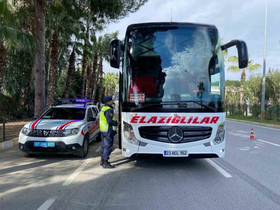 Jandarmadan Şehirlerarası Otobüslere Denetim