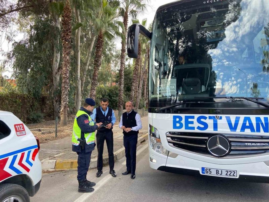Jandarmadan Şehirlerarası Otobüslere Denetim