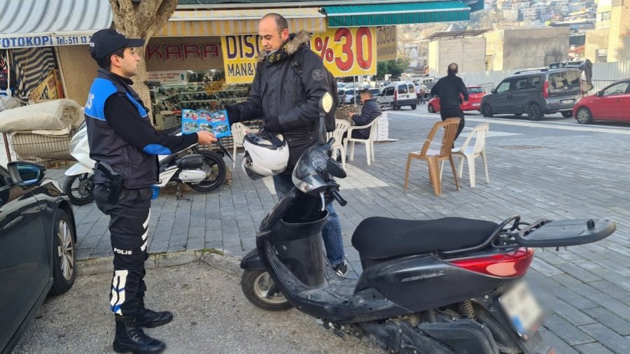Motosiklet Sürücülerine ‘trafik Kuralları Hayat Kurtarır’ Projesi Anlatıldı