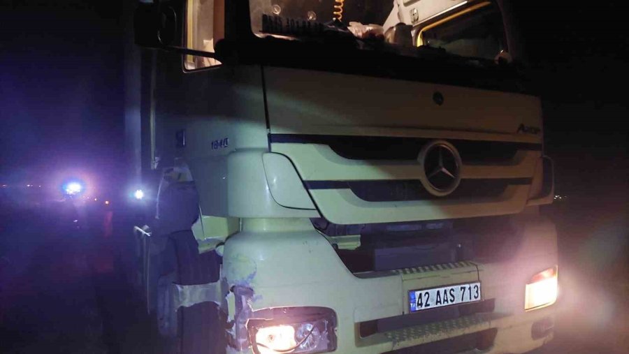 Tır Otomobile Arkadan Çarptı: 1 Yaralı