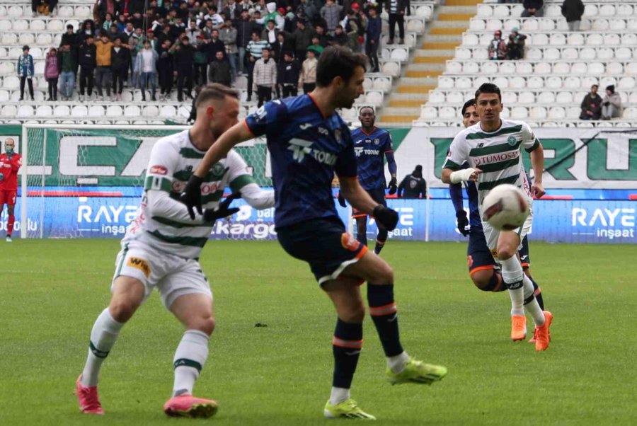 Trendyol Süper Lig: Konyaspor: 2 - Rams Başakşehir: 0 (ilk Yarı)