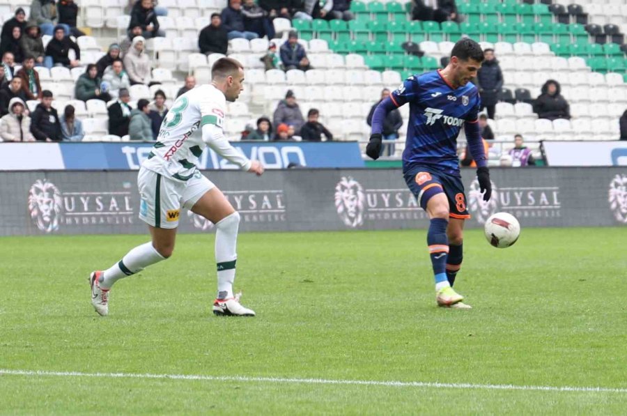 Trendyol Süper Lig: Konyaspor: 2 - Rams Başakşehir: 0 (ilk Yarı)