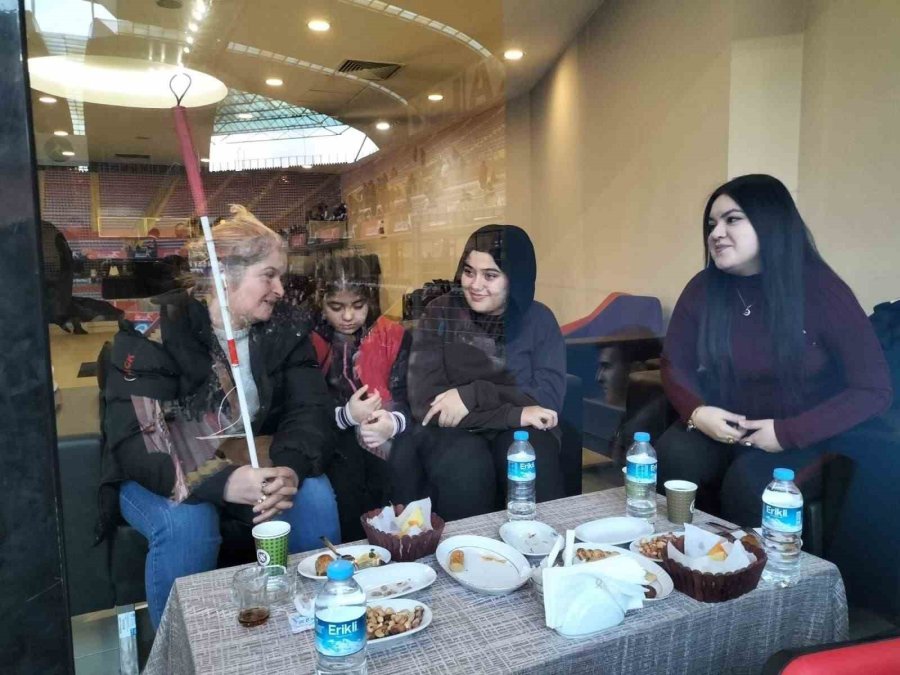 Ülkü Ocakları, Kayserispor Maçını Görme Engellilerle Birlikte İzledi