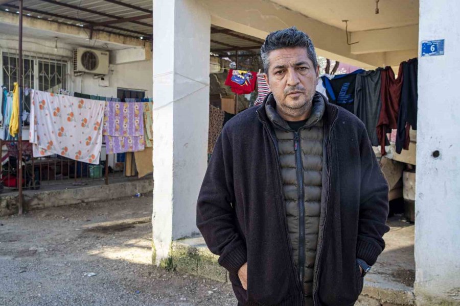 6 Gün Boyunca Bankın Üzerinde Kızından İyi Bir Haber, Kızına Çarpan Sürücüden Özür Bekledi İkisi De Olmadı