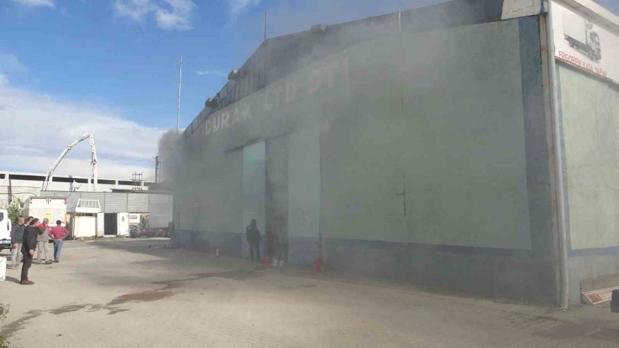 Manavgat’t İş Yeri Yangını Korkuttu