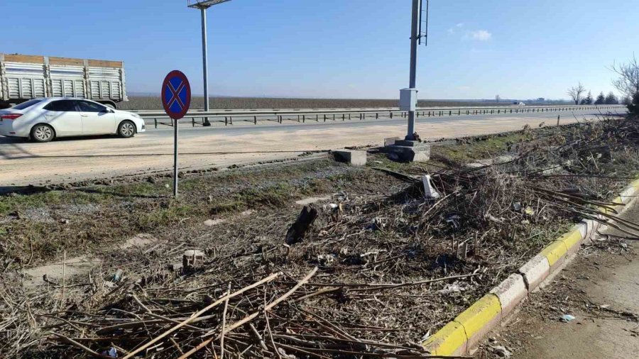 Dökülen Küspe Yolu Kayganlaştırdı