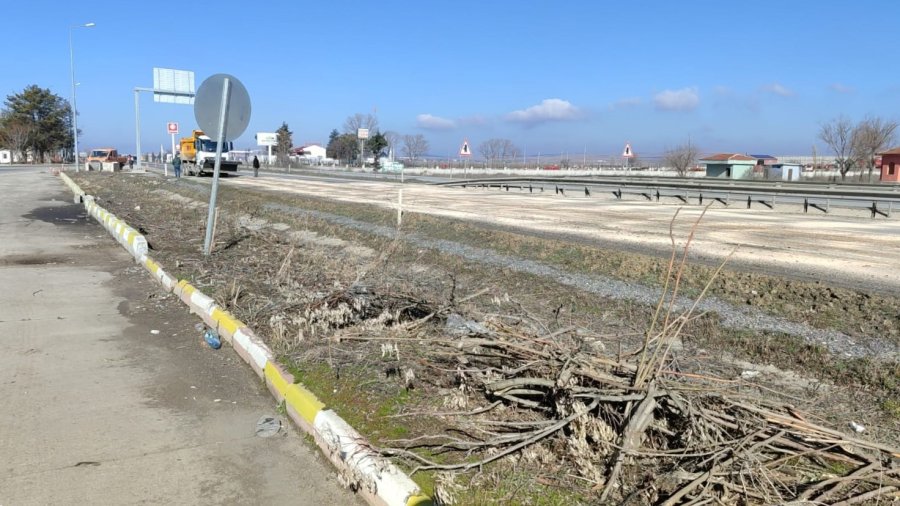 Dökülen Küspe Yolu Kayganlaştırdı