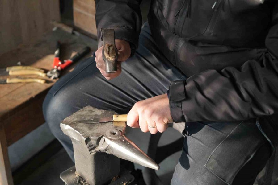 Hayal Ettiği Öğretmenliğe Atandı, Geleneği Sürdürmeyi Tercih Etti