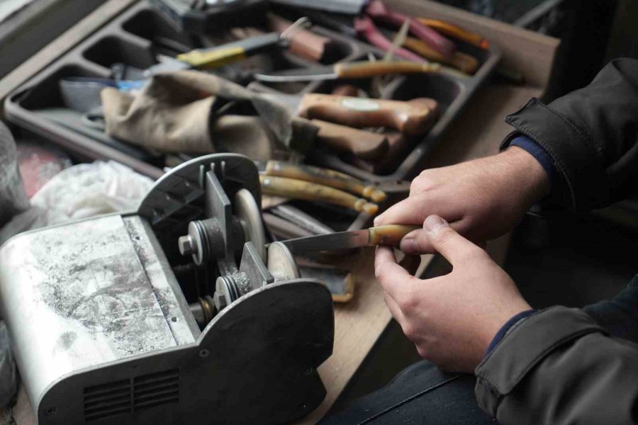 Hayal Ettiği Öğretmenliğe Atandı, Geleneği Sürdürmeyi Tercih Etti
