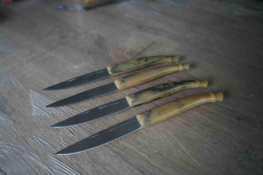 Hayal Ettiği Öğretmenliğe Atandı, Geleneği Sürdürmeyi Tercih Etti