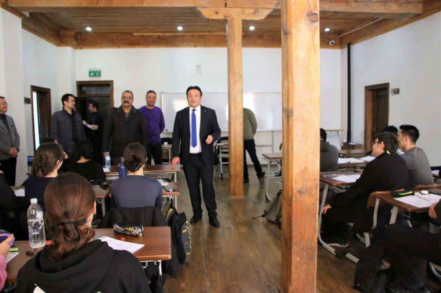 1.5 Asırlık Okulda Eğitim Kampı