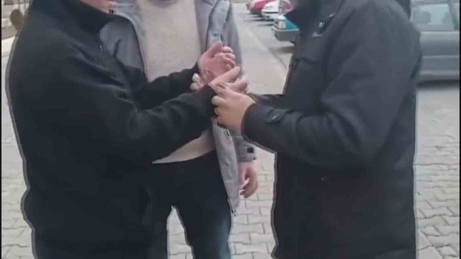 Aranan Şahıslara Eş Zamanlı Operasyon: 15 Kişi Yakalandı