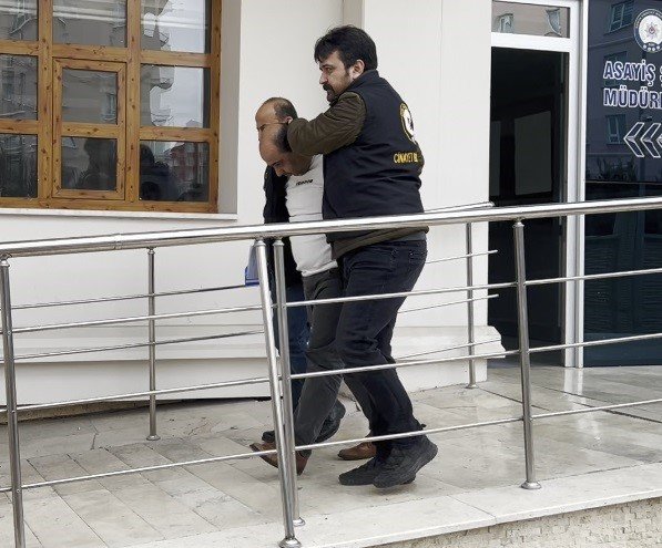 Kardeşini Öldürüp Kaçan Zanlıyı 9 Yıl Sonra Özel Ekip Yakaladı