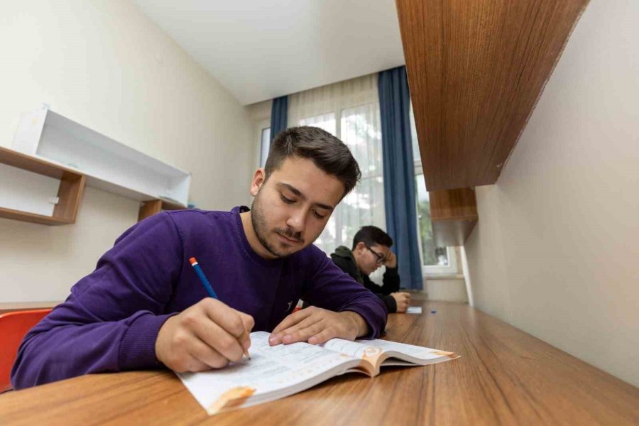 Gülnar’da Öğrencilere Ev Gibi Yurt Hizmeti