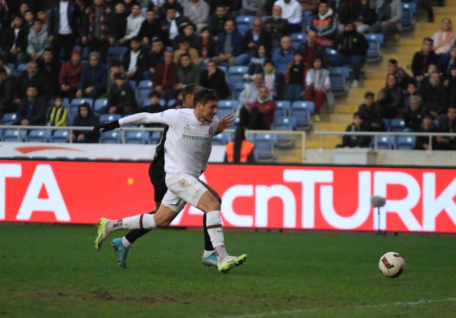 Trendyol Süper Lig: Hatayspor: 1 - Fatih Karagümrük: 0 (ilk Yarı)
