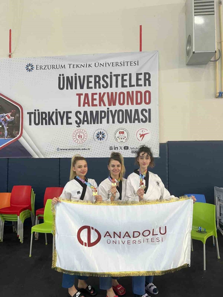 14 Madalya Ve 3 Kupa İle Şampiyon Anadolu Üniversitesi