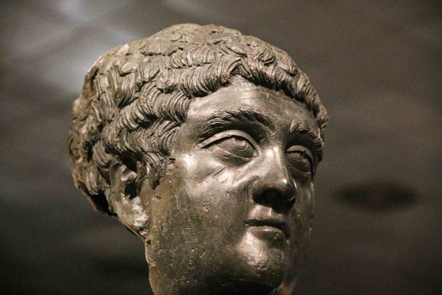 Yurt Dışına Kaçırılan 61,9 Milyon Dolar Değere Sahip Tarihi Eserler Yurduna Döndü