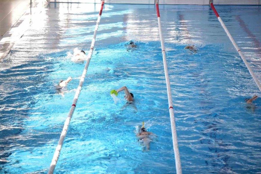 Yüksek İrtifa Kamp Merkezi Olimpik Yüzme Havuzu, Galatasaray Spor Kulübü Yüzme Takımı’nı Ağırladı