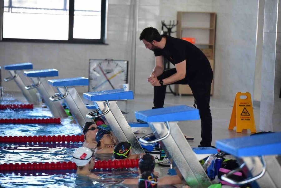 Yüksek İrtifa Kamp Merkezi Olimpik Yüzme Havuzu, Galatasaray Spor Kulübü Yüzme Takımı’nı Ağırladı