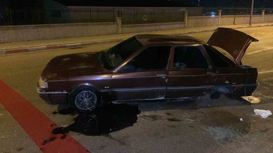 Gizli Buzlanma Kazayı Beraberinde Getirdi: 2 Yaralı