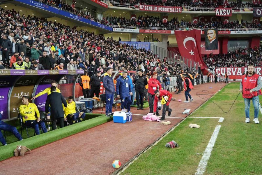 Trendyol Süper Lig: Antalyaspor: 0 - Fenerbahçe: 0 (maç Devam Ediyor)