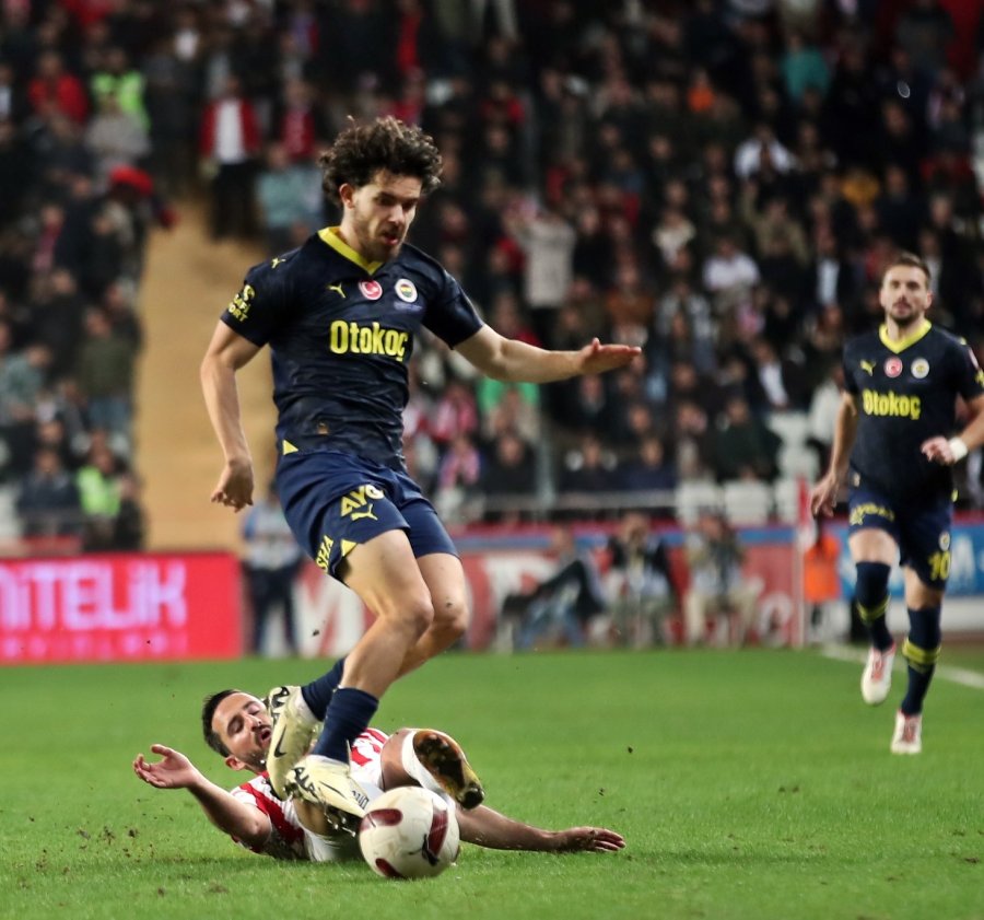 Trendyol Süper Lig: Antalyaspor: 0 - Fenerbahçe: 0 (maç Devam Ediyor)