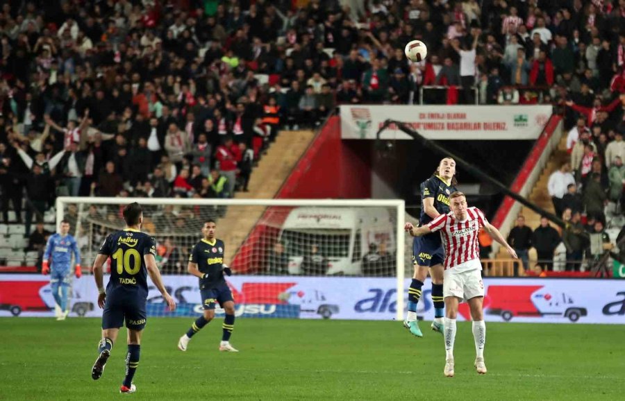 Trendyol Süper Lig: Antalyaspor: 0 - Fenerbahçe: 0 (maç Devam Ediyor)