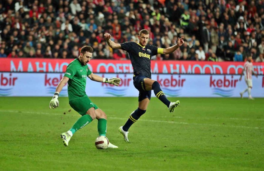 Trendyol Süper Lig: Antalyaspor: 0 - Fenerbahçe: 0 (maç Devam Ediyor)