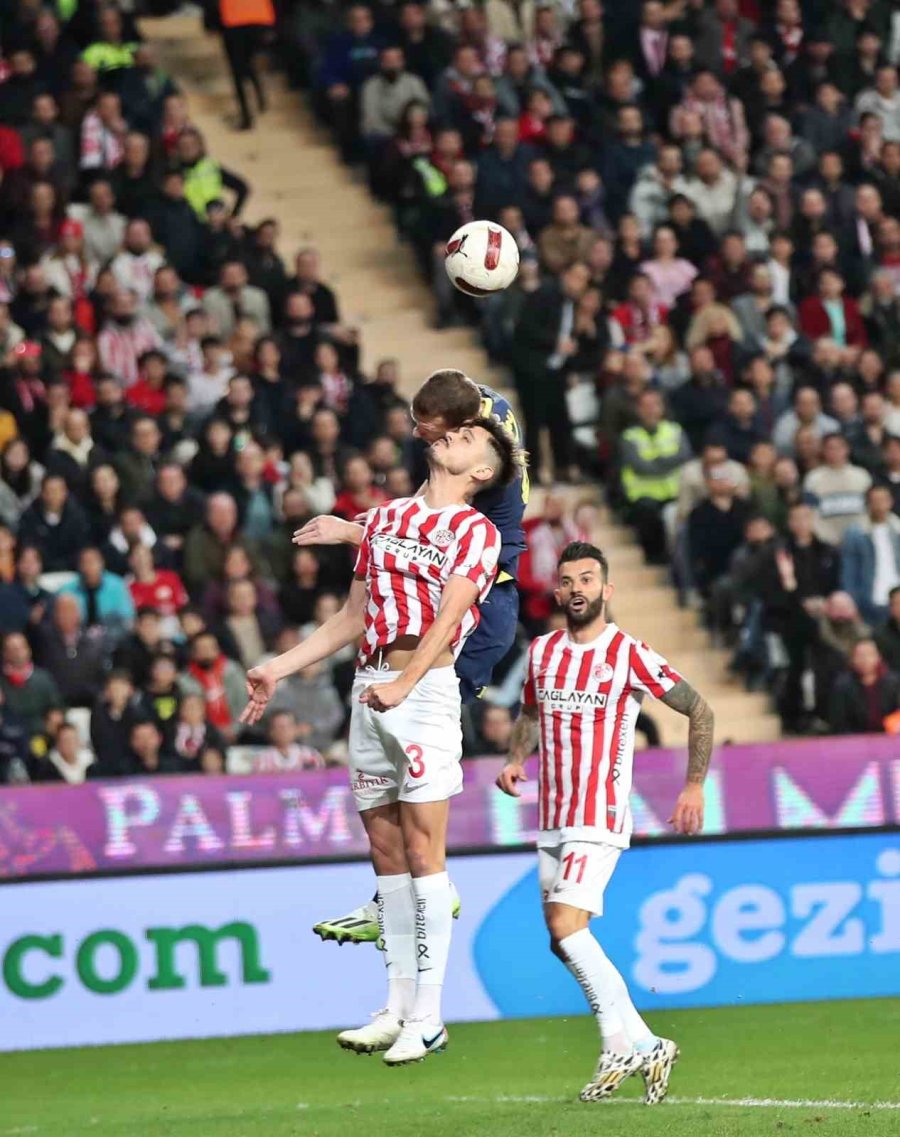 Trendyol Süper Lig: Antalyaspor: 0 - Fenerbahçe: 0 (maç Devam Ediyor)